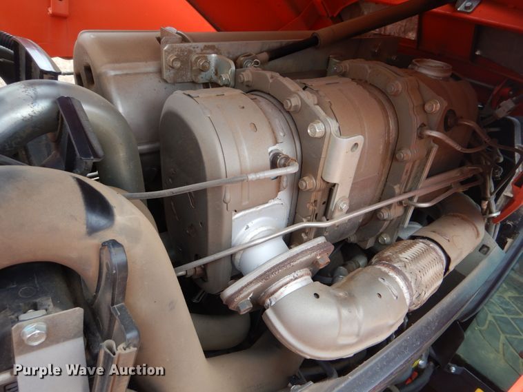 image for item GC9679 2017 Kubota M5-091D MFWD tractor