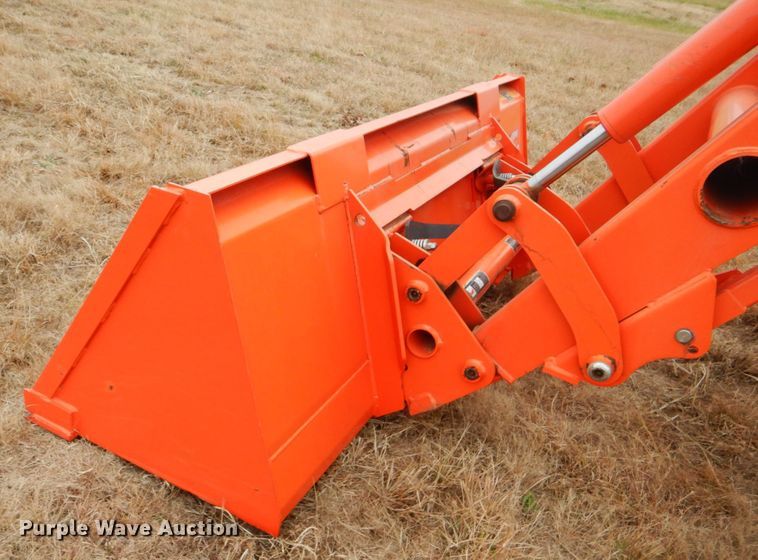 image for item GC9679 2017 Kubota M5-091D MFWD tractor