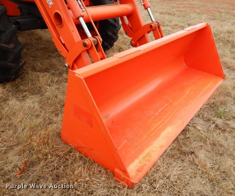 image for item GC9679 2017 Kubota M5-091D MFWD tractor