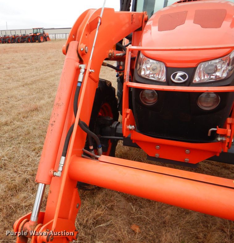 image for item GC9679 2017 Kubota M5-091D MFWD tractor