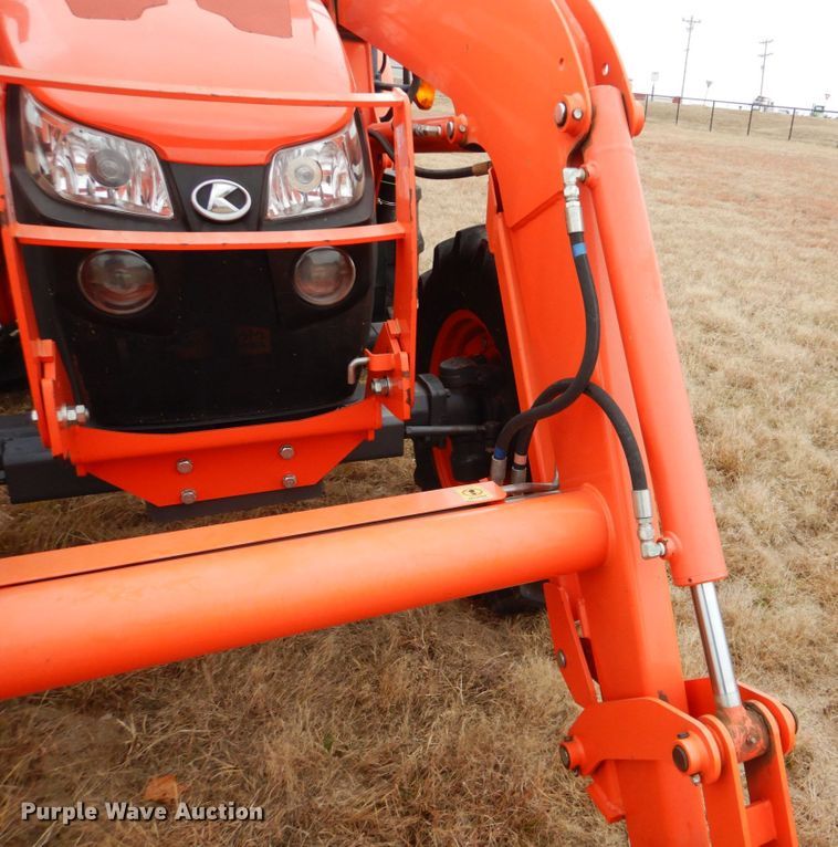 image for item GC9679 2017 Kubota M5-091D MFWD tractor