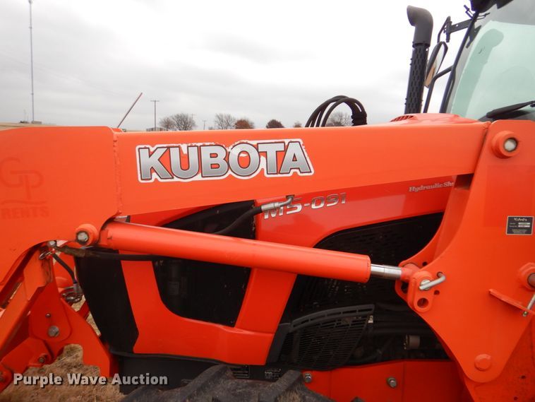 image for item GC9679 2017 Kubota M5-091D MFWD tractor