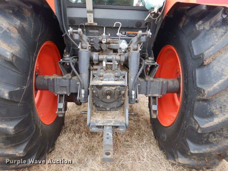 image for item GC9679 2017 Kubota M5-091D MFWD tractor