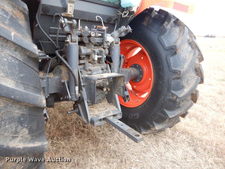 image for item GC9679 2017 Kubota M5-091D MFWD tractor