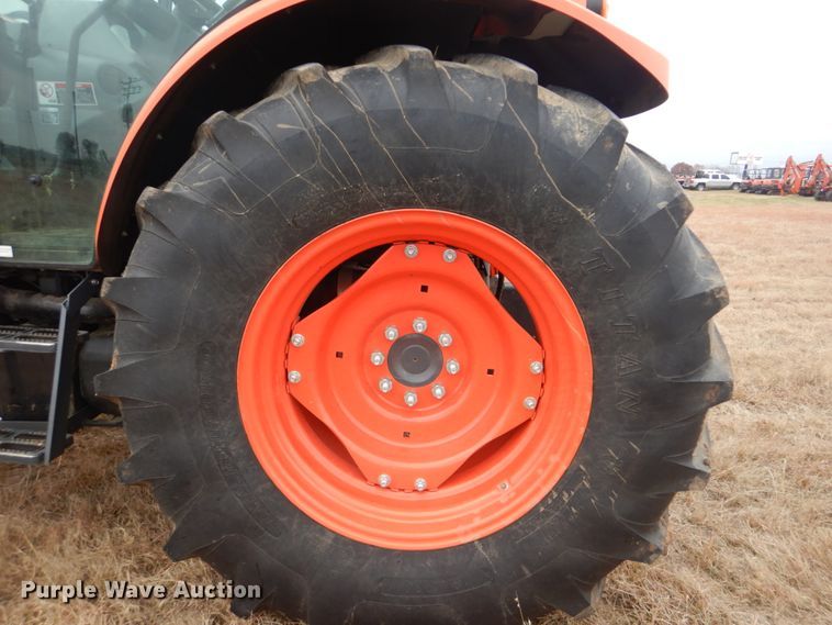 image for item GC9679 2017 Kubota M5-091D MFWD tractor