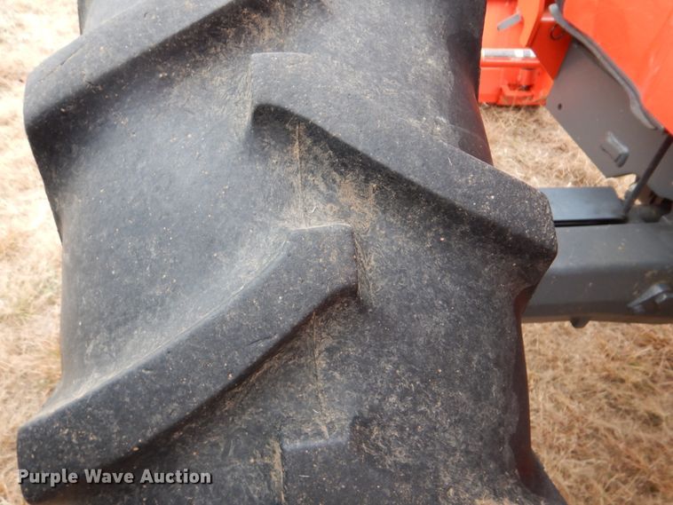 image for item GC9679 2017 Kubota M5-091D MFWD tractor