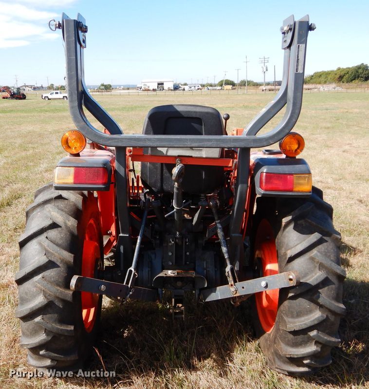 image for item GC9682 Kubota L3301D MFWD tractor