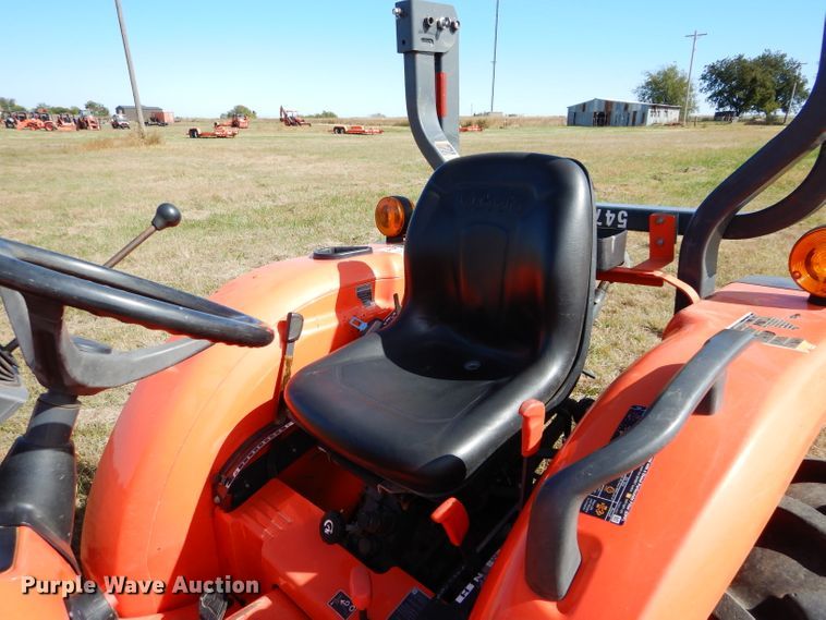 image for item GC9682 Kubota L3301D MFWD tractor