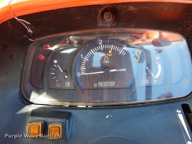 image for item GC9682 Kubota L3301D MFWD tractor