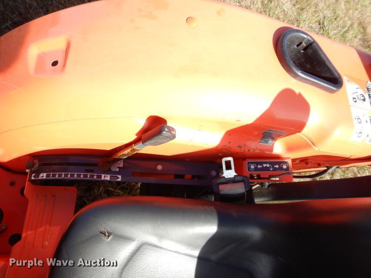 image for item GC9682 Kubota L3301D MFWD tractor