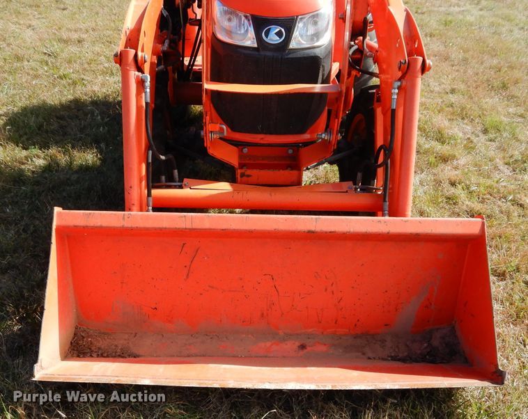 image for item GC9682 Kubota L3301D MFWD tractor