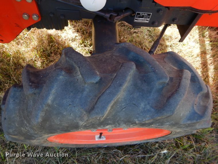 image for item GC9682 Kubota L3301D MFWD tractor