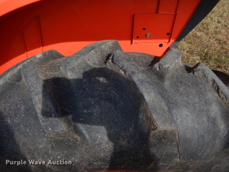 image for item GC9682 Kubota L3301D MFWD tractor