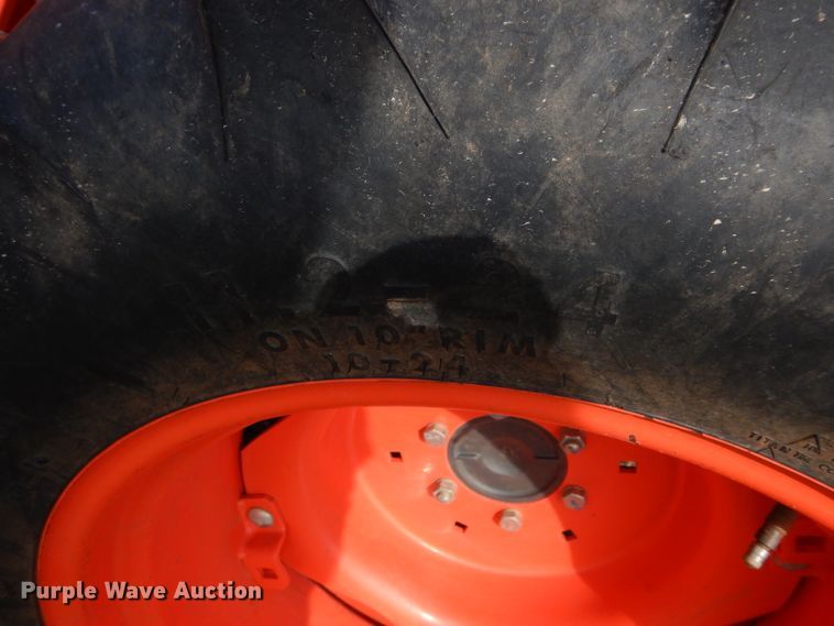 image for item GC9682 Kubota L3301D MFWD tractor