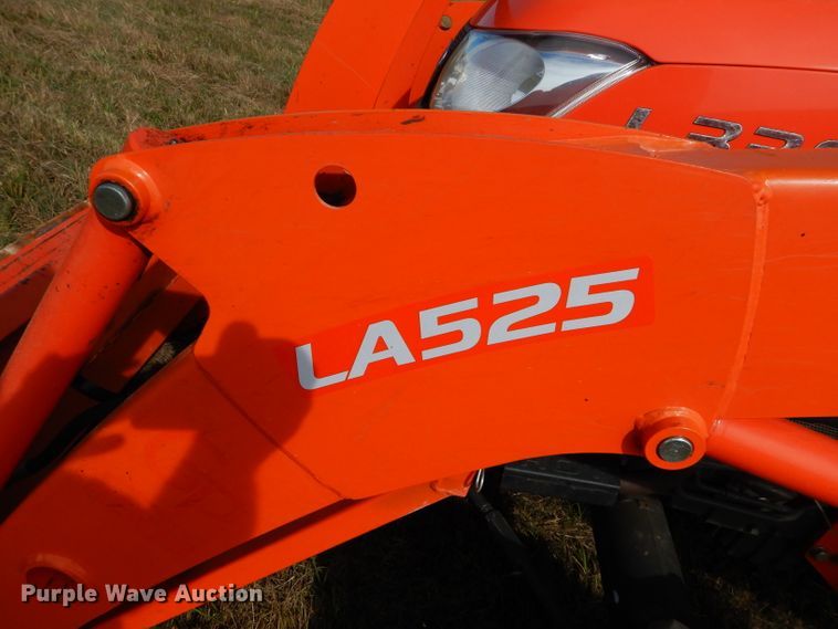 image for item GC9682 Kubota L3301D MFWD tractor