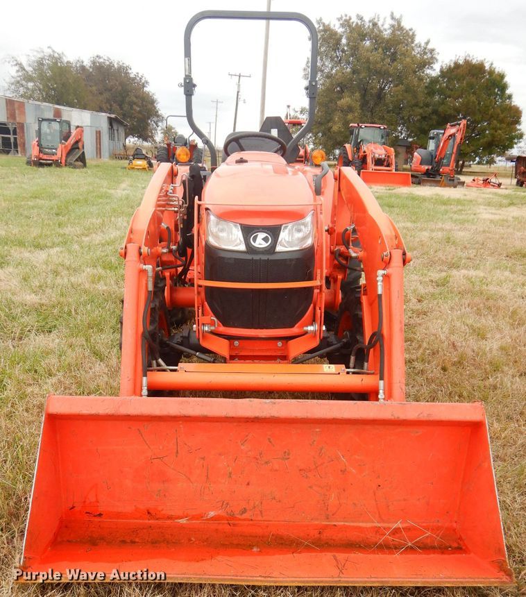 image for item GC9686 2017 Kubota L3301D MFWD tractor