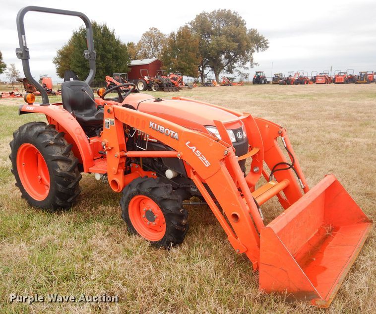 image for item GC9686 2017 Kubota L3301D MFWD tractor