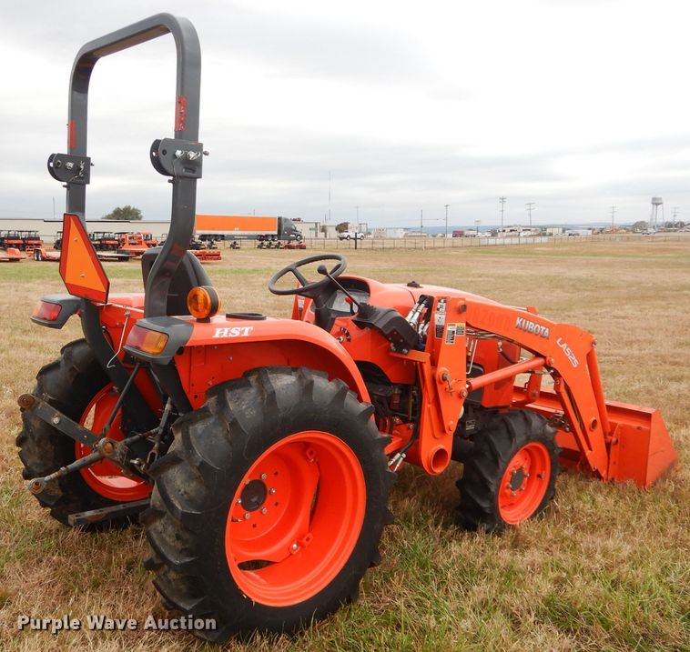 image for item GC9686 2017 Kubota L3301D MFWD tractor