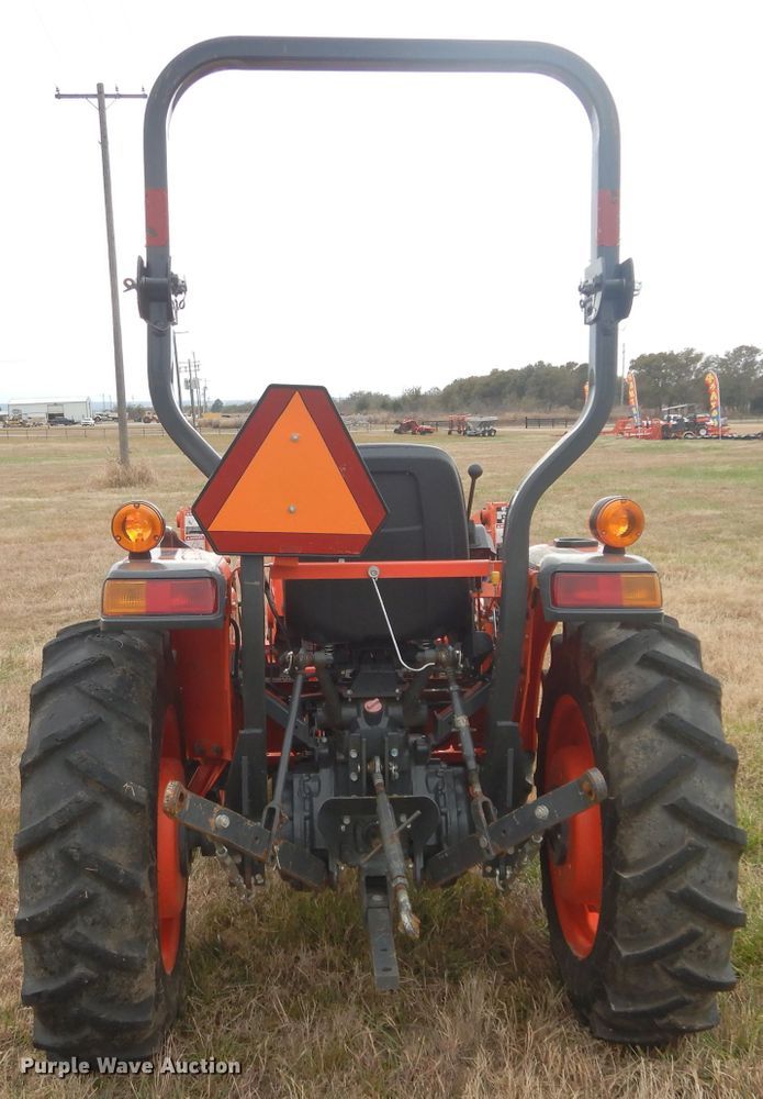 image for item GC9686 2017 Kubota L3301D MFWD tractor