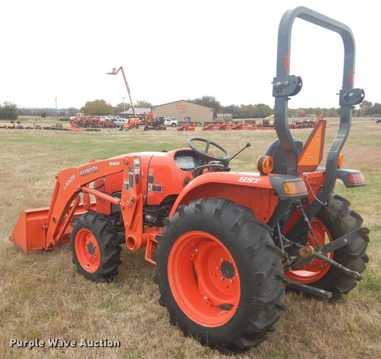 image for item GC9686 2017 Kubota L3301D MFWD tractor