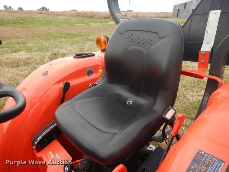image for item GC9686 2017 Kubota L3301D MFWD tractor