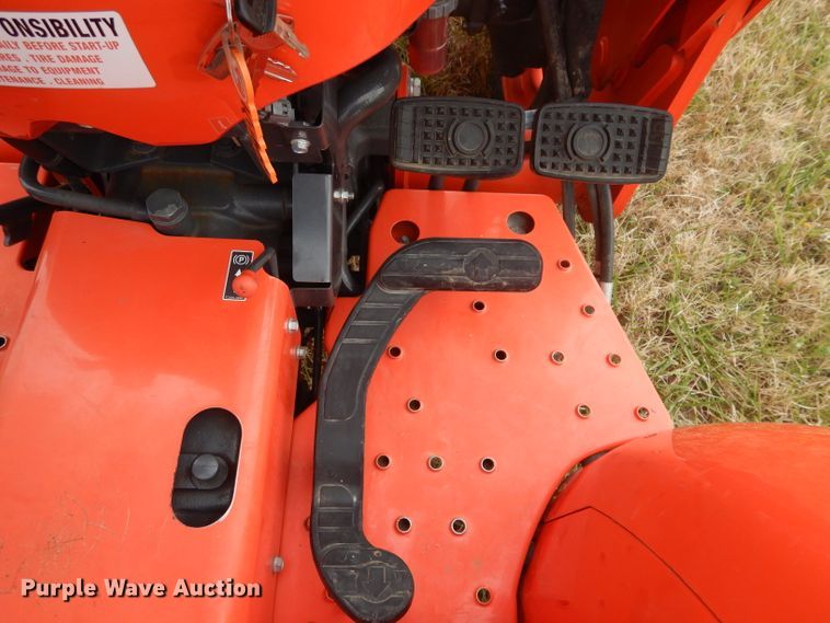 image for item GC9686 2017 Kubota L3301D MFWD tractor