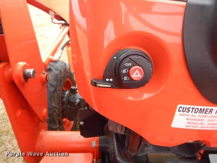 image for item GC9686 2017 Kubota L3301D MFWD tractor