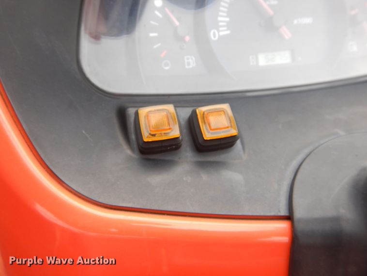 image for item GC9686 2017 Kubota L3301D MFWD tractor