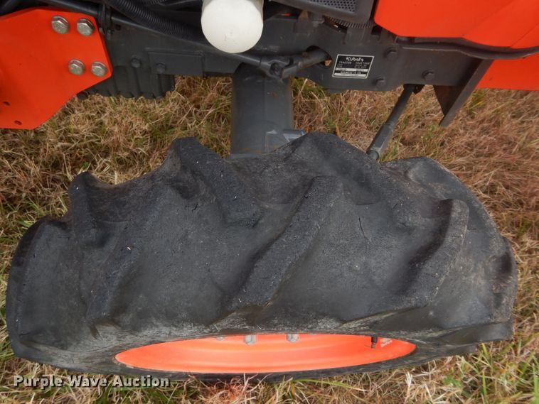 image for item GC9686 2017 Kubota L3301D MFWD tractor