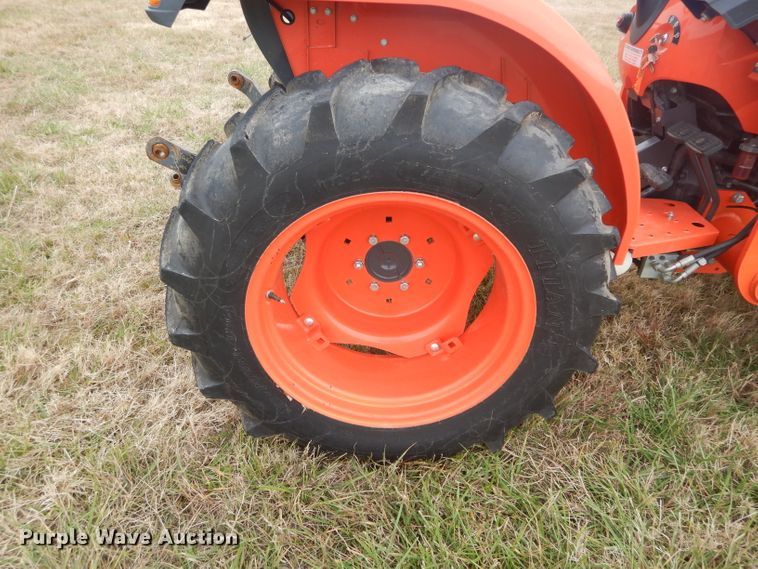 image for item GC9686 2017 Kubota L3301D MFWD tractor