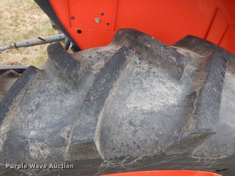 image for item GC9686 2017 Kubota L3301D MFWD tractor