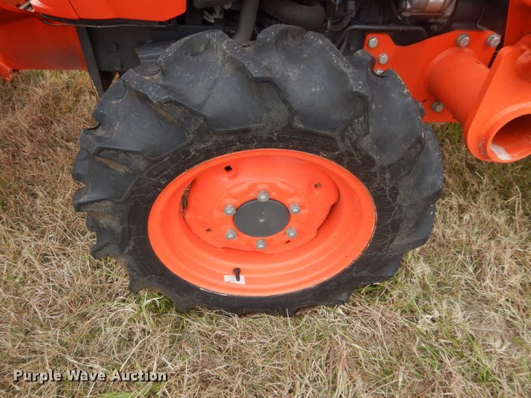 image for item GC9686 2017 Kubota L3301D MFWD tractor