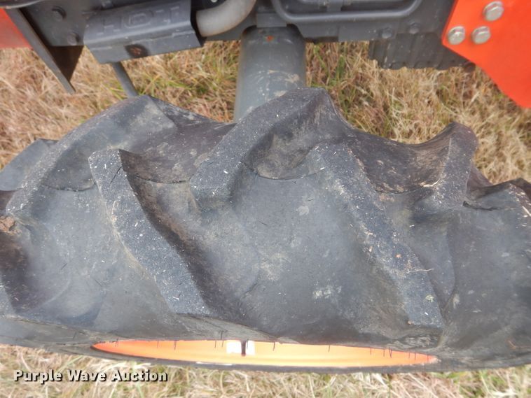 image for item GC9686 2017 Kubota L3301D MFWD tractor