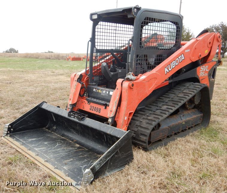 image for item GC9688 2017 Kubota SVL95-2S skid steer
