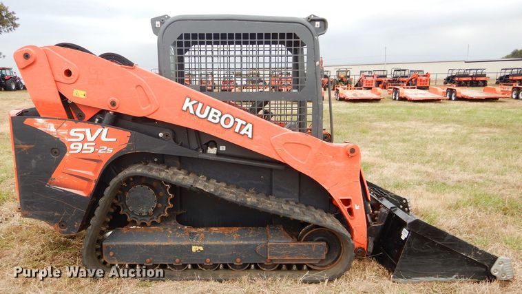 image for item GC9688 2017 Kubota SVL95-2S skid steer