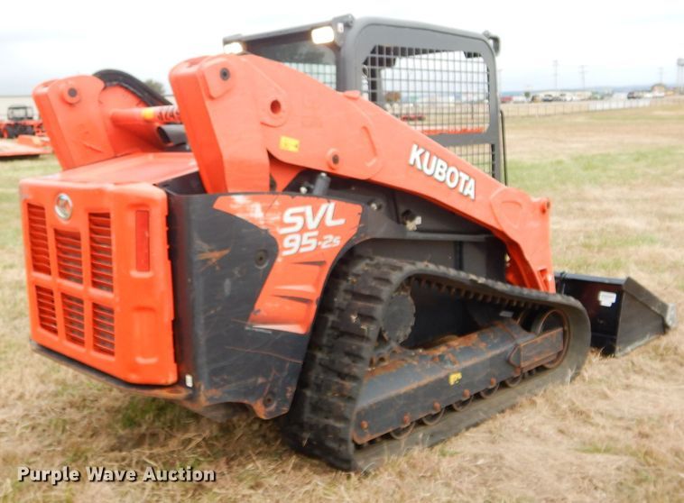 image for item GC9688 2017 Kubota SVL95-2S skid steer