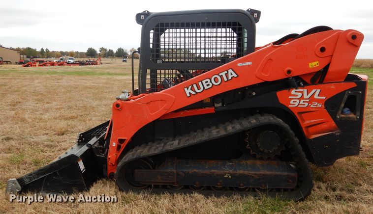 image for item GC9688 2017 Kubota SVL95-2S skid steer