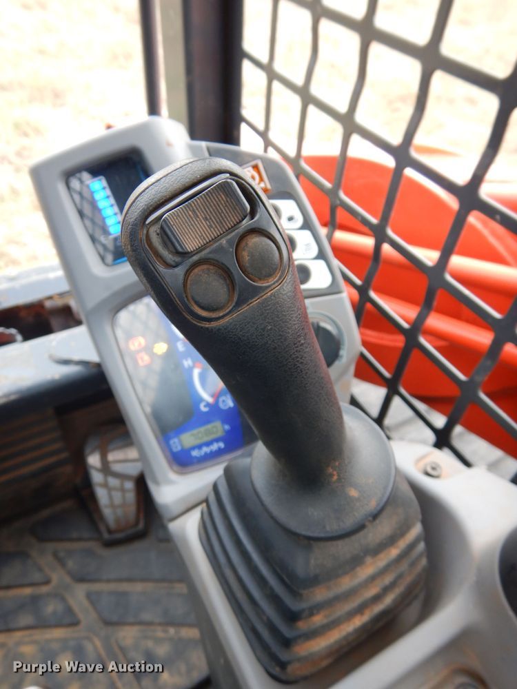 image for item GC9688 2017 Kubota SVL95-2S skid steer