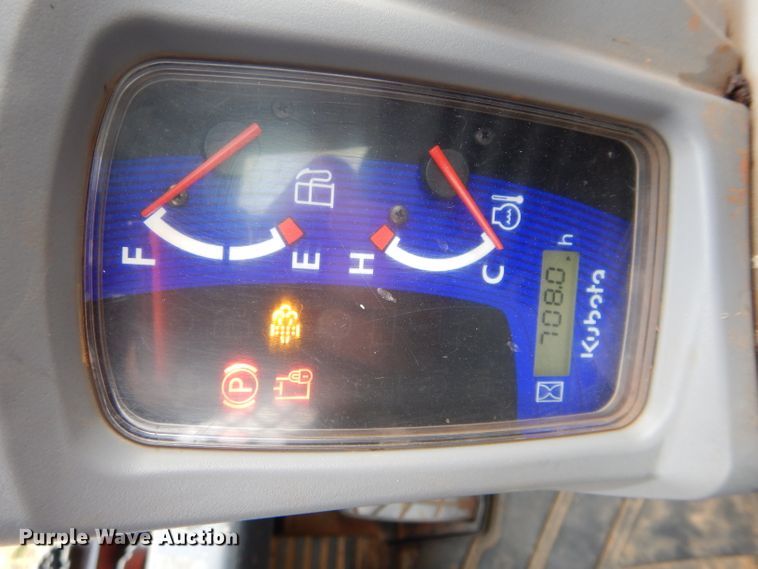 image for item GC9688 2017 Kubota SVL95-2S skid steer