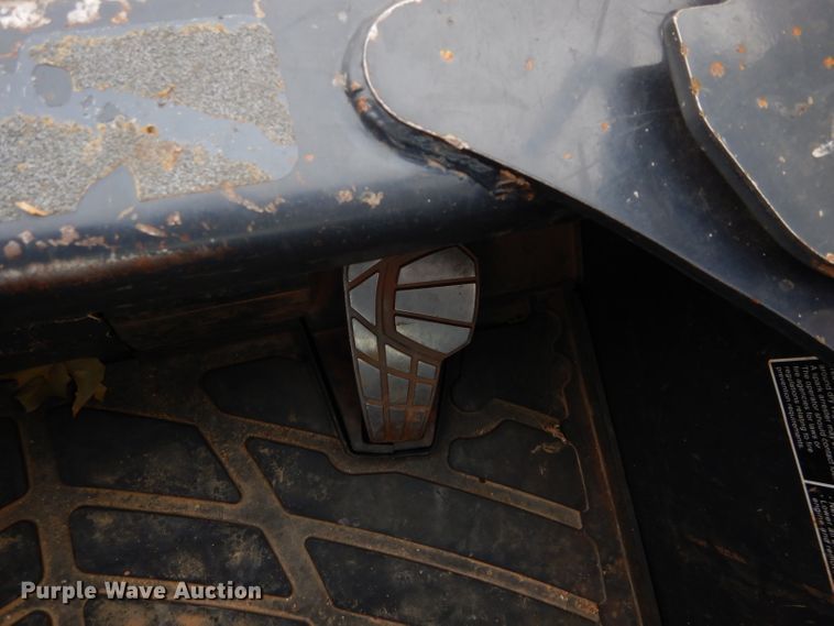 image for item GC9688 2017 Kubota SVL95-2S skid steer