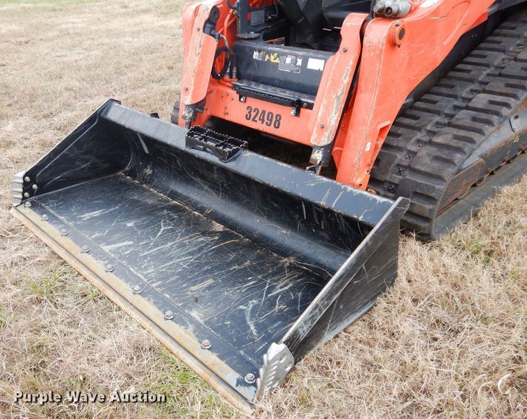 image for item GC9688 2017 Kubota SVL95-2S skid steer