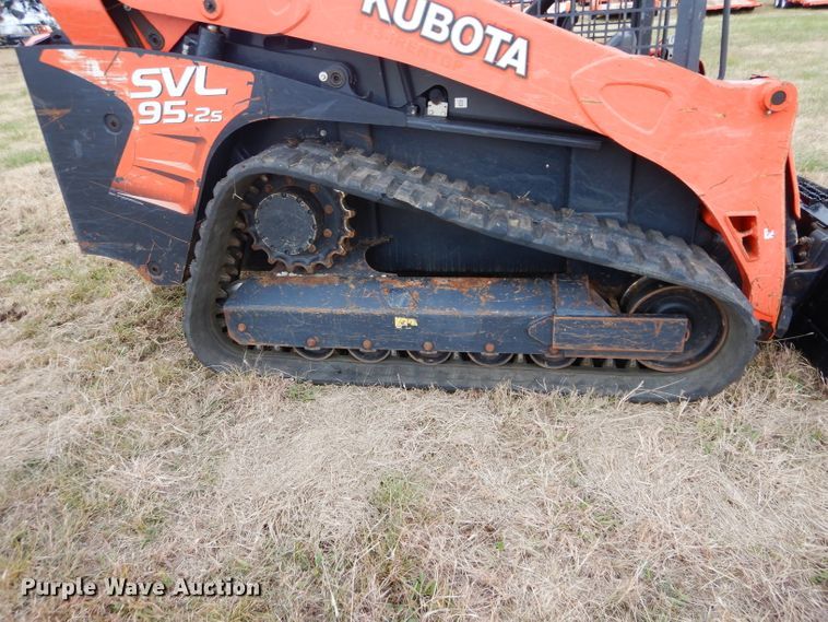 image for item GC9688 2017 Kubota SVL95-2S skid steer