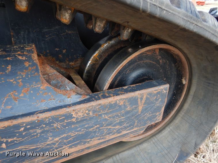 image for item GC9688 2017 Kubota SVL95-2S skid steer