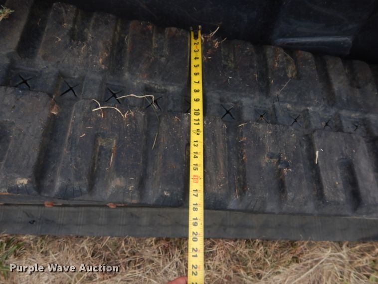 image for item GC9688 2017 Kubota SVL95-2S skid steer