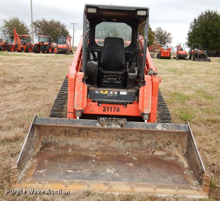 image for item GC9691 2017 Kubota SVL95-2S skid steer