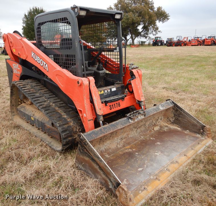 image for item GC9691 2017 Kubota SVL95-2S skid steer