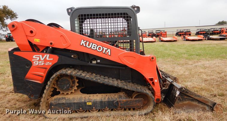 image for item GC9691 2017 Kubota SVL95-2S skid steer