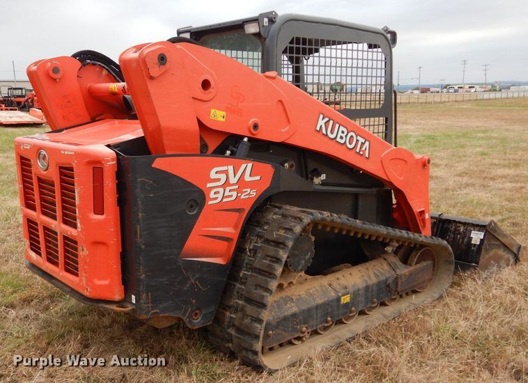 image for item GC9691 2017 Kubota SVL95-2S skid steer