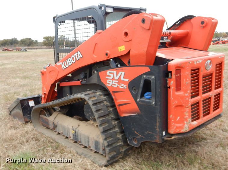image for item GC9691 2017 Kubota SVL95-2S skid steer