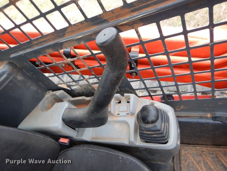 image for item GC9691 2017 Kubota SVL95-2S skid steer